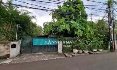 rumah asri startegis di jakarta selatan