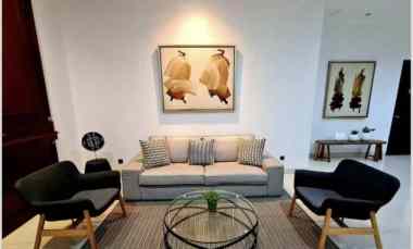 Rumah Asri Terawat Bagus SHM di Menteng Jakarta