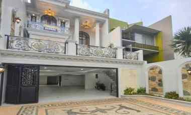 Rumah Bagus 3 Lantai Garasi 5 Mobil di Mampang Jaksel