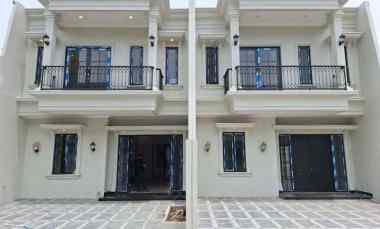 Rumah Baru 2 Lantai dekat Stasiun LRT Cibubur