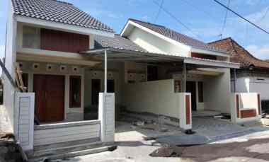 Rumah Baru dekat Balai Desa Selomartani Kalasan Sleman