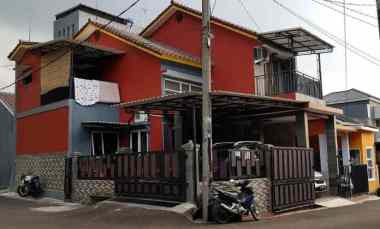 Rumah 2 Lantai Huk Second dalam Perumahan di Tipar Depok