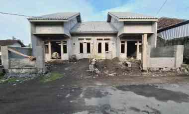 Rumah Baru, dengan Tanah Luas di Selomartani, Kalasan