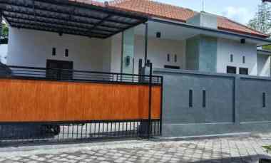 Rumah Dijual di Jalan raya abianbase