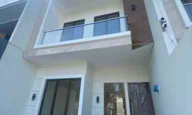 Rumah Baru Gress di Baruk Surabaya Selangkah dari Merr