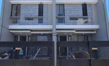 Rumah Baru Gress di Klampis Semolo Delat MERR