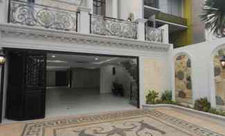 Rumah Baru, Pinggir Jalan, Akses Multi Arah, 2 Mobil