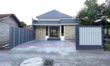 Rumah Baru Strategis dekat Uii dan Wisata Blue Lagon