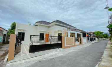 Rumah Baru, Tanah Luas, View Sawah di Kalasan, Sleman