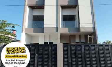 Rumah Baru Tenggilis Mejoyo, 2 Lantai, Row Jlan 2 Mobil