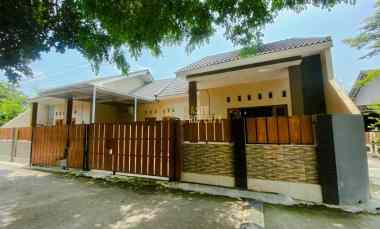 Rumah Baru Tipe 80, dekat Jalan Lpmp Kalasan