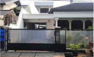 Rumah Besar Area Tanah Kusir, Lokasi Tenang dekat PIM