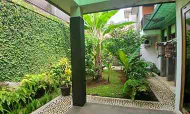 Rumah Besar jl Cigadung Tubagus Ismail Dago Bandung