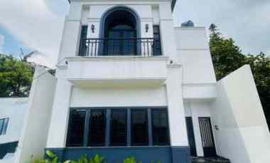 rumah cantik 2 lantai di godean km 7