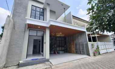 rumah cantik 2 lantai di perumahan jakal dekat palagan
