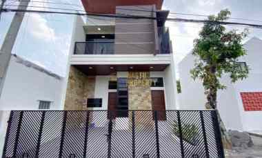 Rumah Cantik 2 Lantai, Siap Huni di Condongcatur