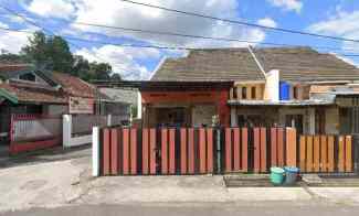 Rumah Cantik Barat jl. Kaliurang km. 12
