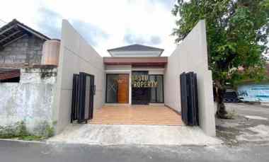 rumah cantik dalam cluster di purwomartani sleman