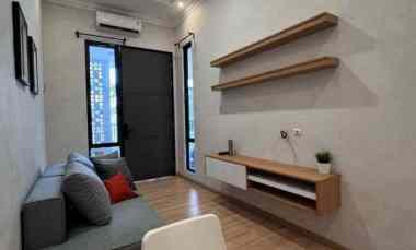 Rumah Cantik di Griya Asri Pakuwon City