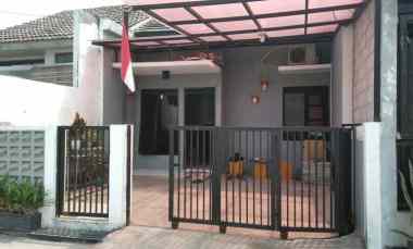 Rumah Cantik Strategis Siap Huni