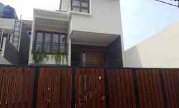 Modern House 2 Lantai Dgn Private Swimming Pool Cilandak Jaksel