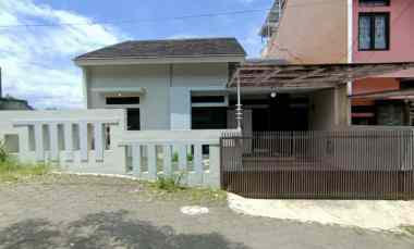 Rumah Ciwaruga dekat Kampus Polban Row Jalan Lebar