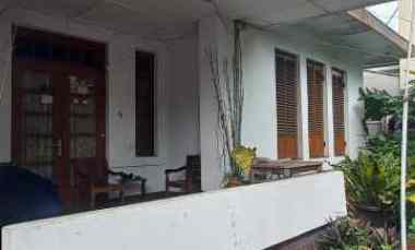 Rumah Classic di Sayap Dago Lokasi Strategis