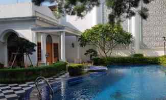 Rumah Classis di Pondok Indah Jakarta Selatan