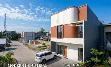 Rumah Dijual di Limo Tengah