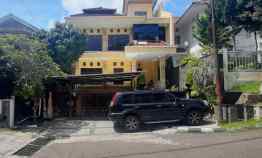 Rumah Dua Lantai dengan Indoor Swimming Pool di Dago Asri Bandung