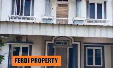 Rumah dalam Cluster Perumahan Raffles Hills Cibubur