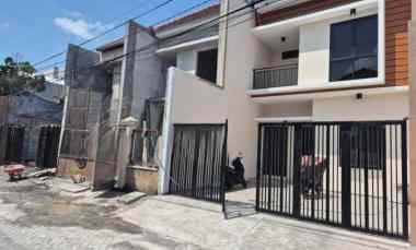 Rumah Darmo Harapan Indah