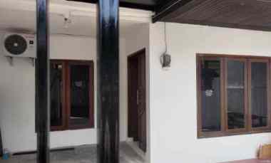 Rumah Darmo Indah Timur Bangunan Terawat dan Siap Huni