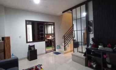 Rumah dekat Mall di Cluster Burgundy Summarecon Bekasi