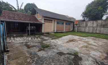 Rumah dengan Halaman Luas Sukatani