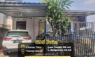 Rumah dengan Tanah Luas di Padasuka, Kota Bandung