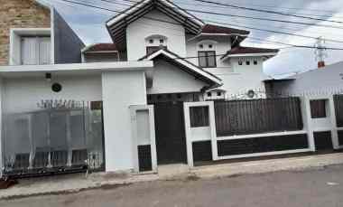 Rumah Dijual di Cisaranten