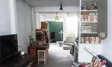 Rumah Dijual 2 Lantai Lingkungan Nyaman di Cirendeu