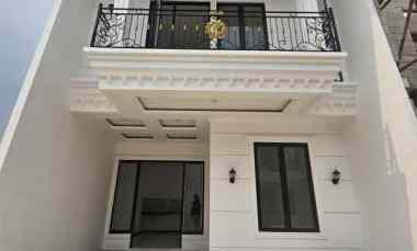 Rumah Dijual di Jalan Curug Agung, Tanah Baru Beji, Depok