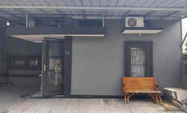 Rumah Dijual di Jalan setia
