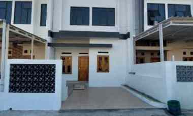 Rumah Dua Lantai Gumpang Kartasura