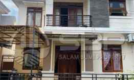 Rumah Cantik Strategis 2 lantai Perum jl Kaliurang km 6 dekat UGM,jl Sulawesi