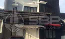 Rumah Cantik 2 lantai Perum Tamantirta Kasihan,Bantul dekat UMY