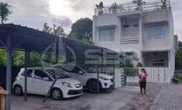 Rumah Mewah Cantik Artistik Modern Kolam Renang,Seturan,Ambarukmo Plaz