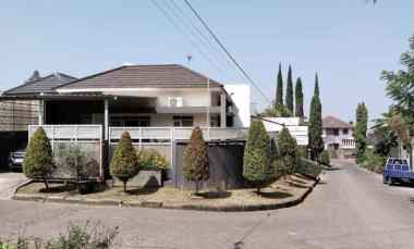 Rumah Dijual di Jl Sersan Bajuri, Isola, Bandung