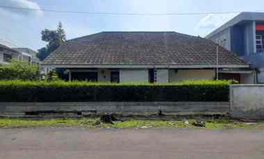 Rumah Gaya Eropa di Cikutra Bandung