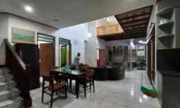 Rumah Sewa di Gerlong Taman Depan Belakang