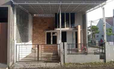 Rumah Green Lake Natural Living