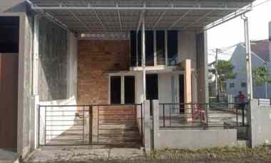 Rumah Hook 1 Lantai Siap Huni di Perumahan Green Lake