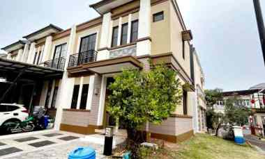 Rumah Hook 2 Lantai di Savia Nusaloka Bsd Tangsel